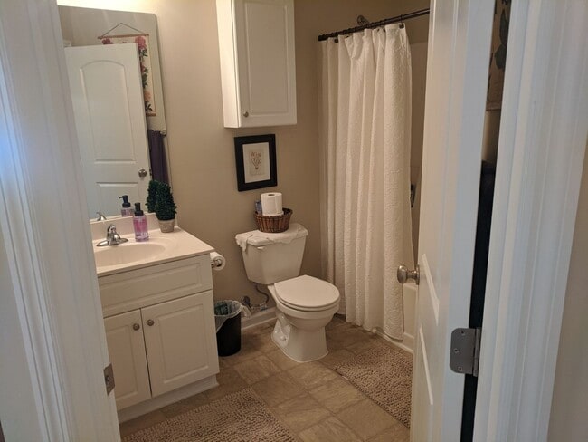 Foto del edificio - 150 Bobwhite Dr