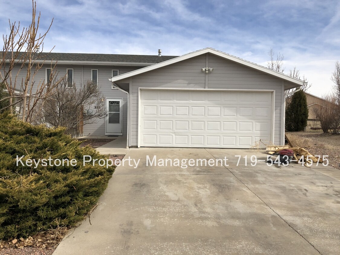Primary Photo - 377 - 379 W. Buttercup Way