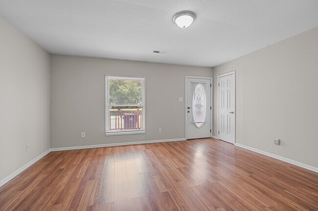 Building Photo - Fantastic 3 Bedroom Ranch home in SE Ralei...
