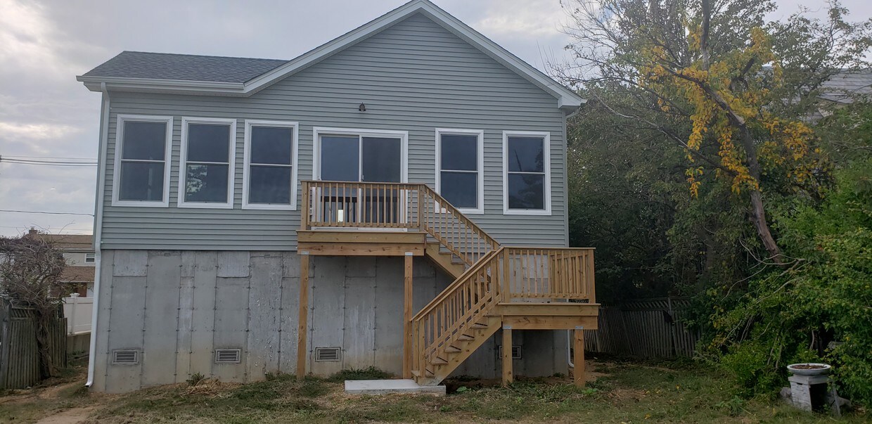 Primary Photo - 211 Westside Ave