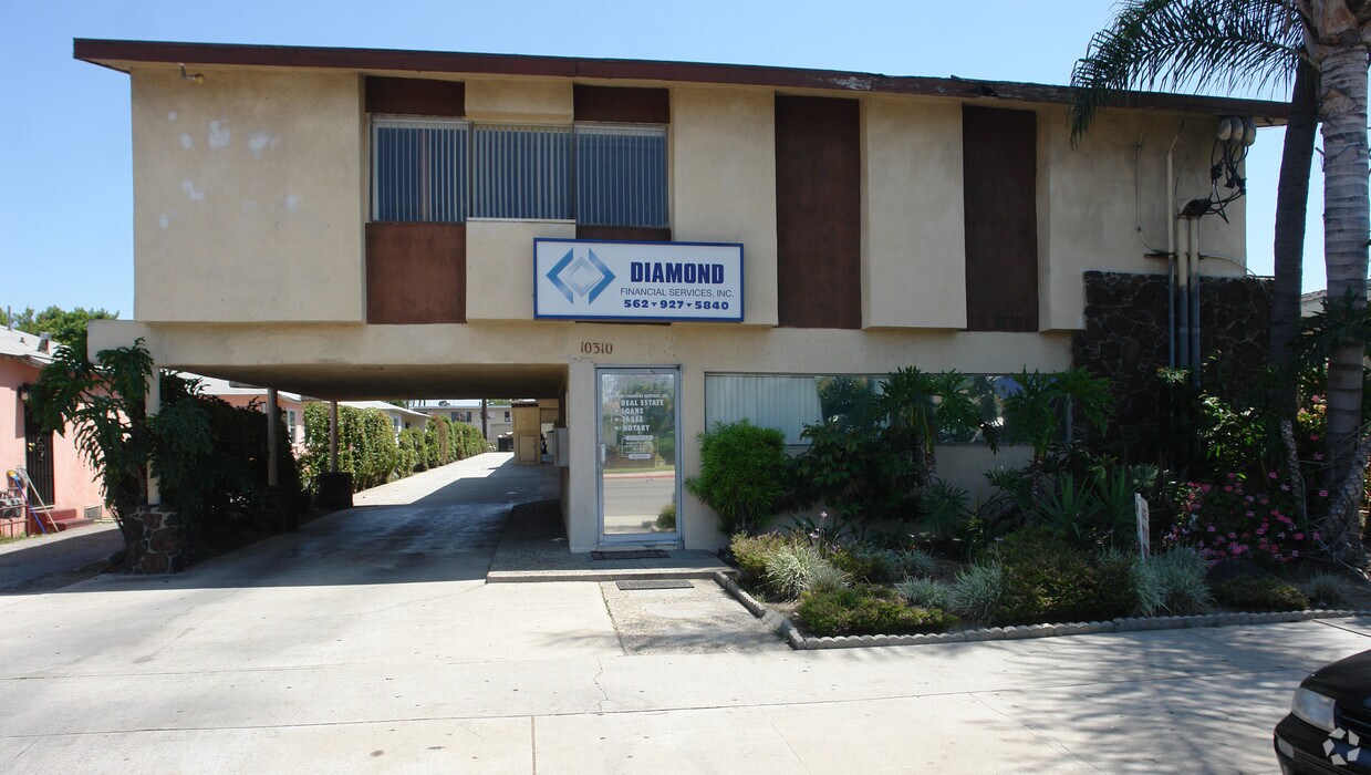 Building Photo - 10310 Paramount Blvd