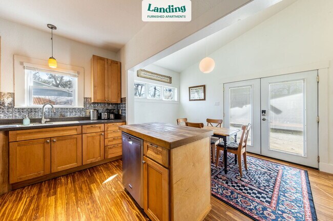 Building Photo - 3011 Prado St