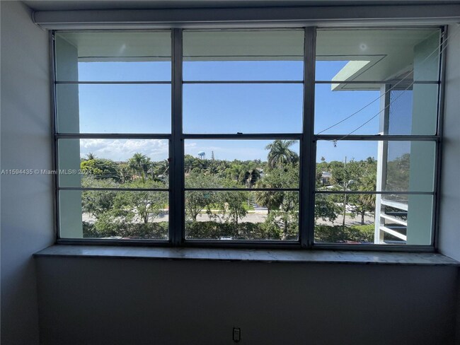 Foto del edificio - 2751 Taft St