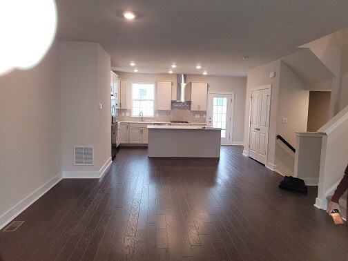 Foto del edificio - 226 Red Leaf Ln