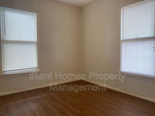 Foto del edificio - 2213 Jomar St