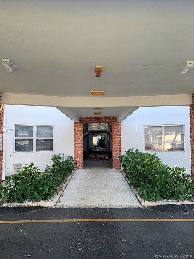 Primary Photo - 6505 Winfield Blvd