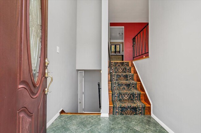 Foto del edificio - Moon Township Home For Lease