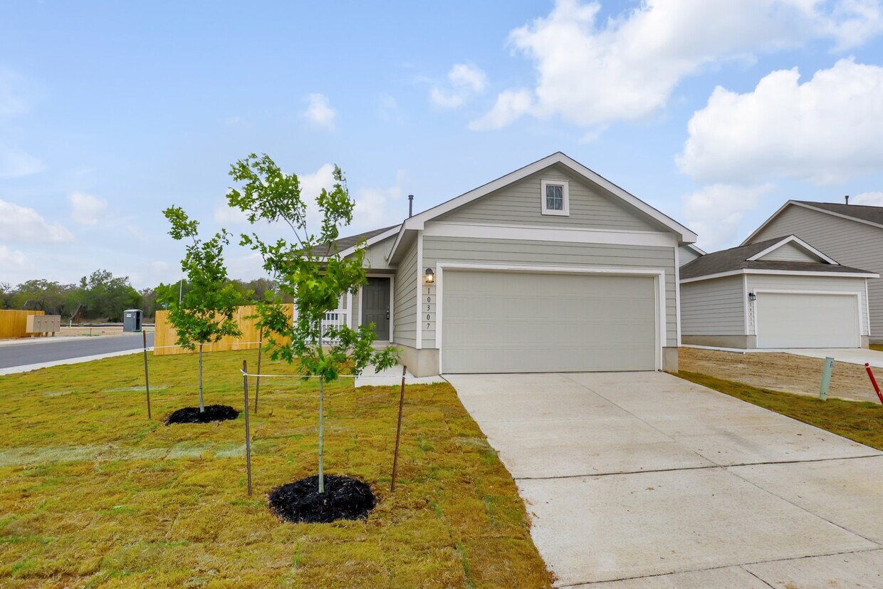 10307 Devon Wheel St, San Antonio, TX 78254 Room for Rent in San