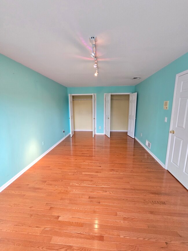 Photo - 821 Creek Ct Townhome