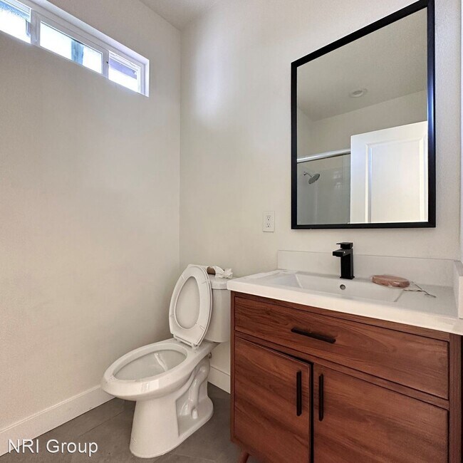 Building Photo - 4 br, 2 bath House - 13655 Fernwood Dr.