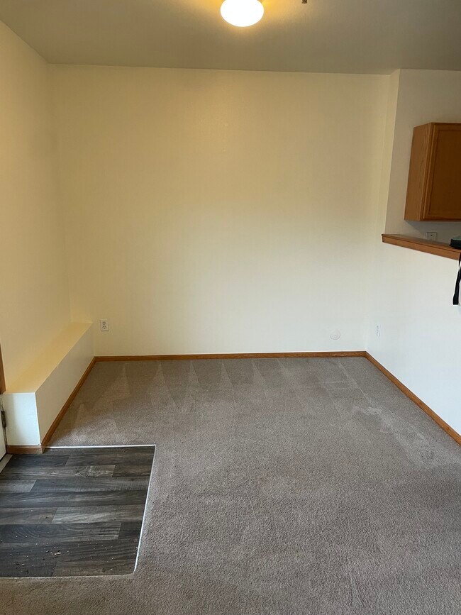 303 Elwood Ct, Bellingham, WA 98225 Apartments in Bellingham, WA