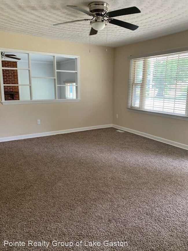 Building Photo - 3 br, 1.5 bath House - 1310 Carolina Ave.