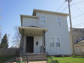 Building Photo - 420 E Dewald St