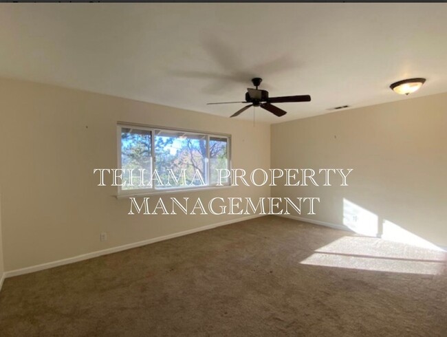 Building Photo - Beautiful 2 Bedroom/2 Bathroom Home with a Great Room, Fireplace and access to shared swimming pool