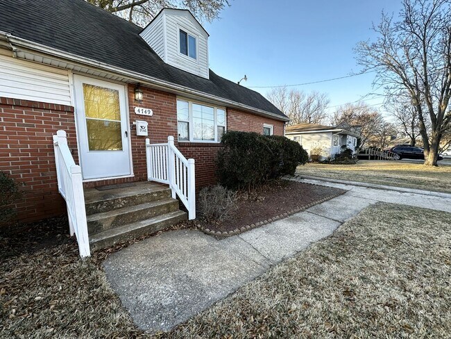 Building Photo - Well-Maintained 4-Bedroom in Haygood Area of Virginia Beach
