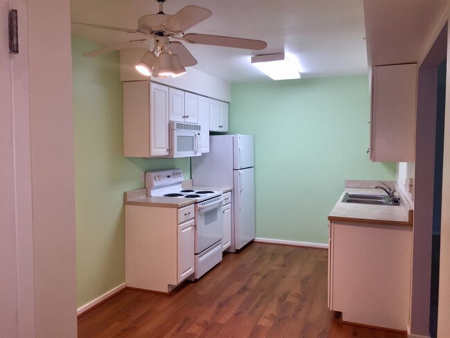 Foto del edificio - 5615 Goodhue Dr
