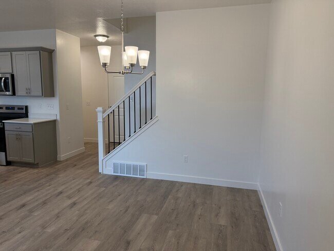 Building Photo - 1485 N 305 E