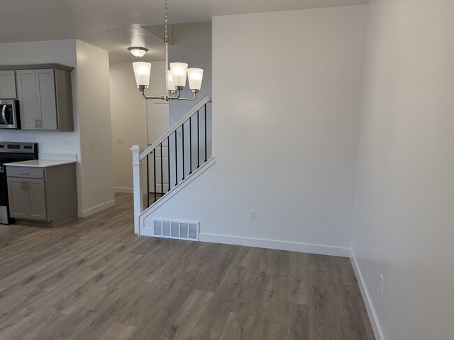 Foto del edificio - 1485 N 305 E