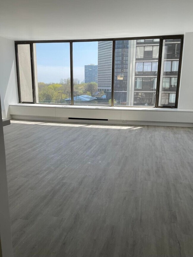 Foto del edificio - 5455 N Sheridan Rd