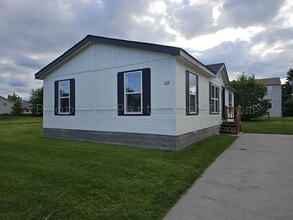 Building Photo - 122 Sunlight Ave