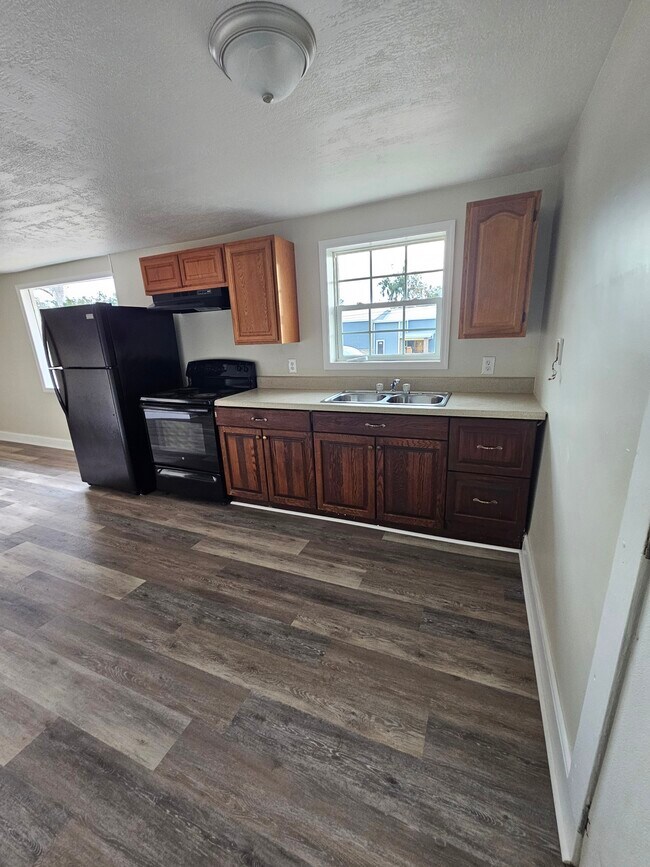 Foto del edificio - 1343 E Duval St