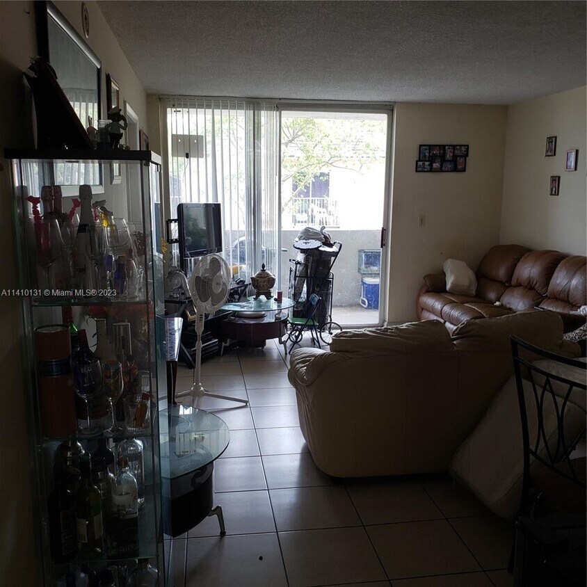 Foto del edificio - 10090 NW 80th Ct