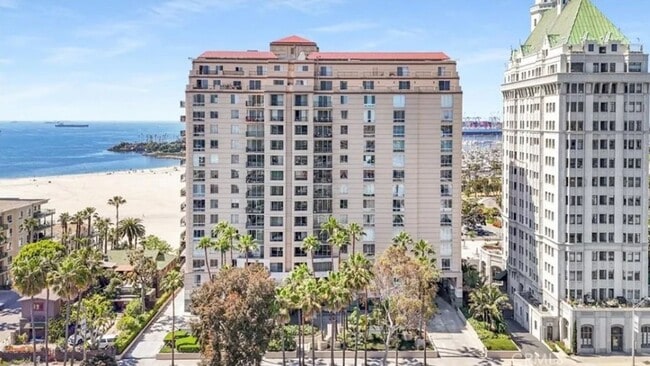 Building Photo - 2-Bedroom, 2-Bathroom Home in Prime Long B...
