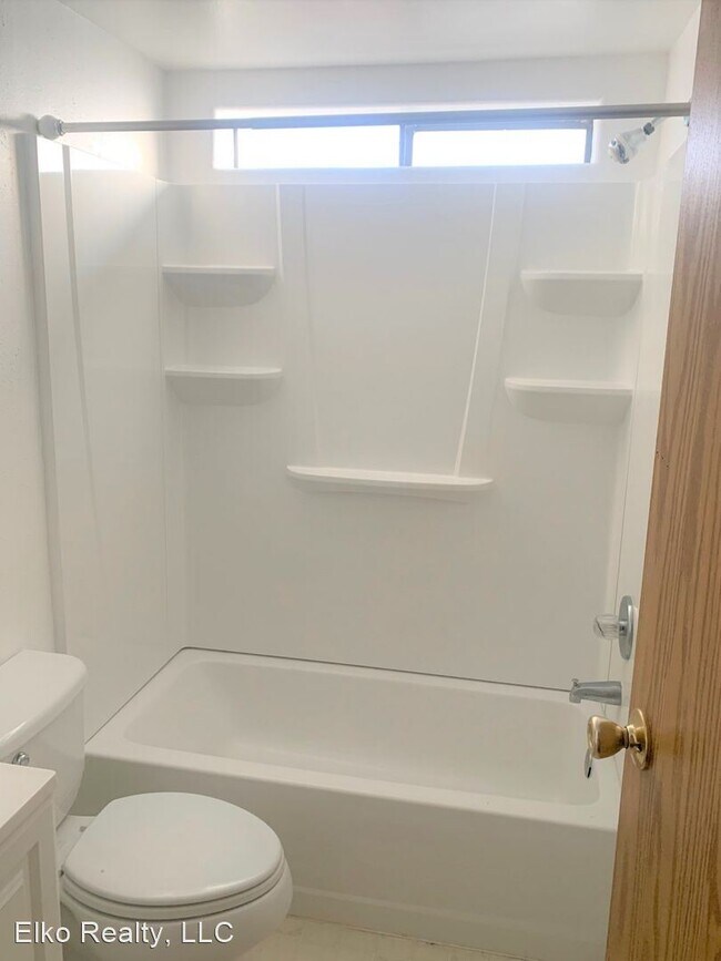 Foto del edificio - 2 br, 2 bath House - 570 Brent Drive