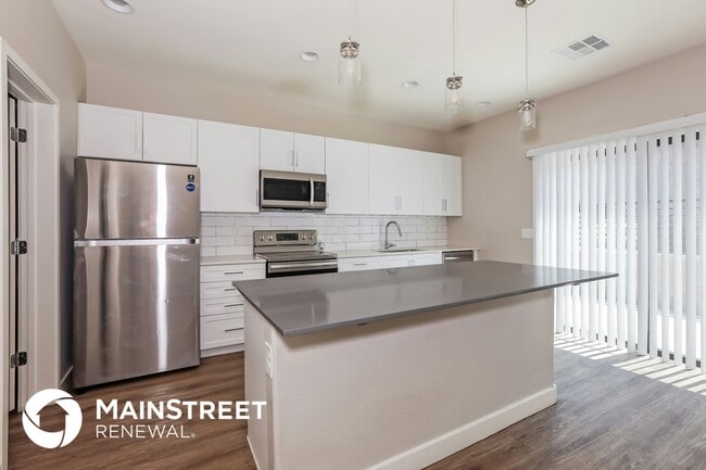 Building Photo - 1119 S Stapley Dr