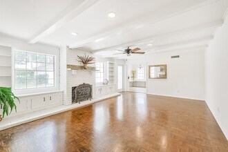 Building Photo - 12223 Old Oaks Dr