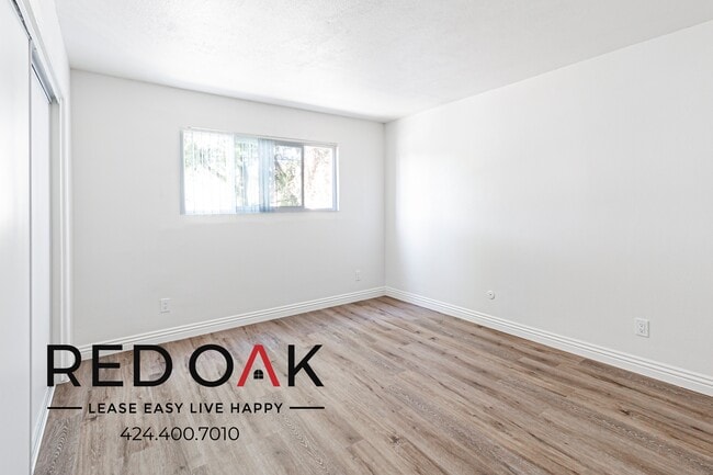 Foto del edificio - 7947 Reseda Blvd