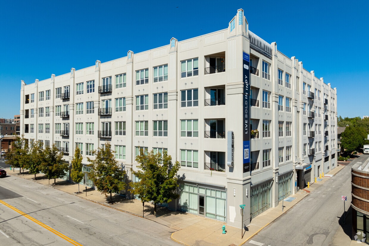 Primary Photo - Maxwell Apartments