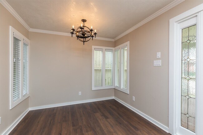 Building Photo - 1611 Oakdale St