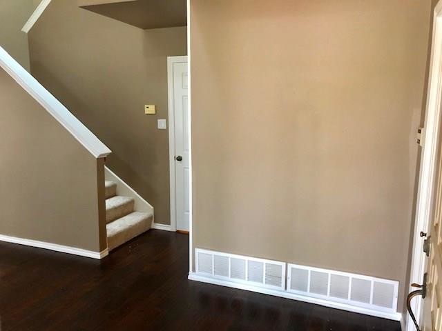 Building Photo - 6217 S Bellaire Dr