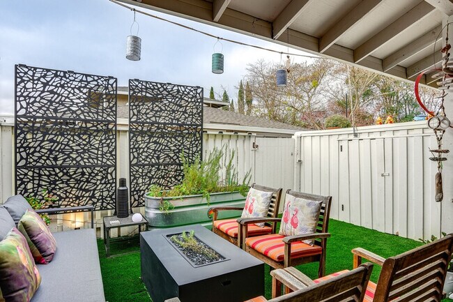 Foto del edificio - 46 Belvedere Ct