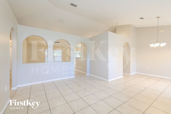 Building Photo - 468 Dove Dr