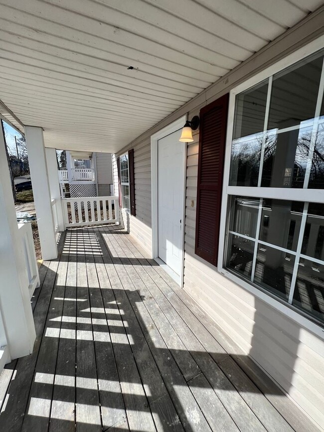 Building Photo - Newly renovated 3 bed 2 bath for Rent!