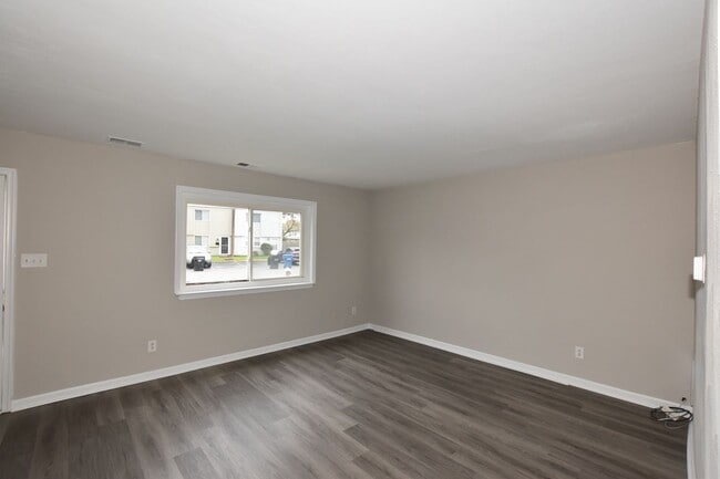 Building Photo - 3 Bedroom 1.5 bathrooms