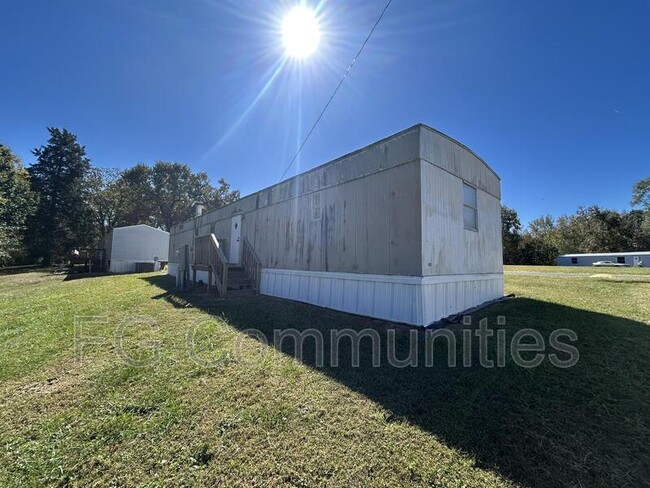 Building Photo - 109 Ray Cir
