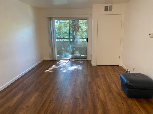 Building Photo - 3173 Wayside Plz