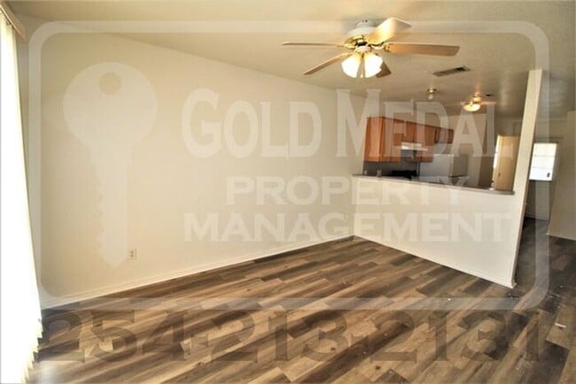 Foto del edificio - 4509 Deek Dr