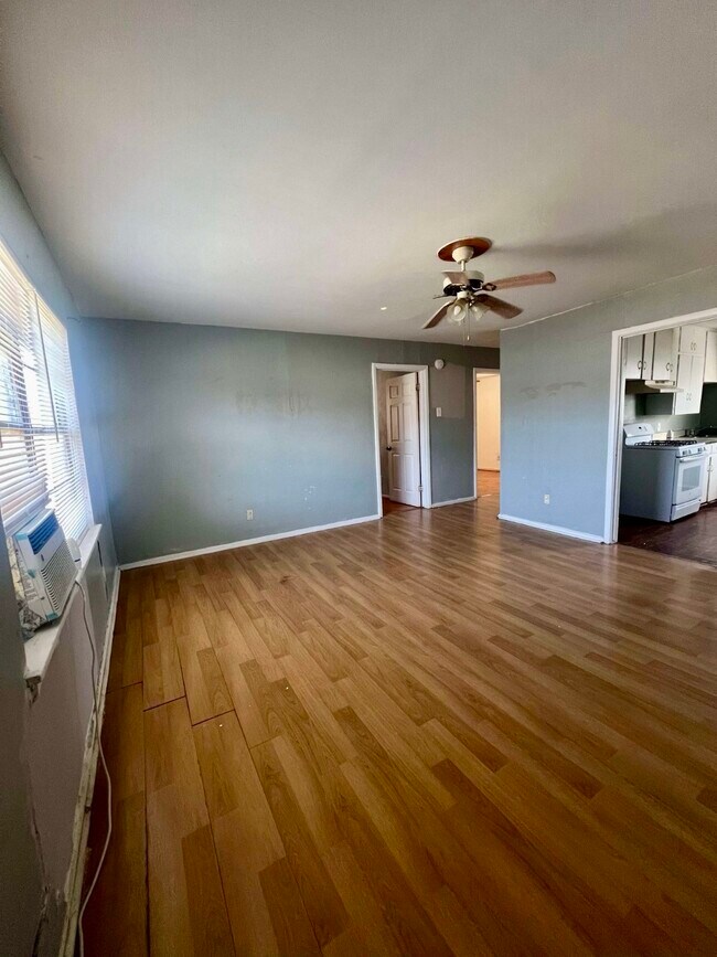 Foto del edificio - 2248 Riverview Dr