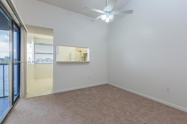Building Photo - 840 Independence Dr