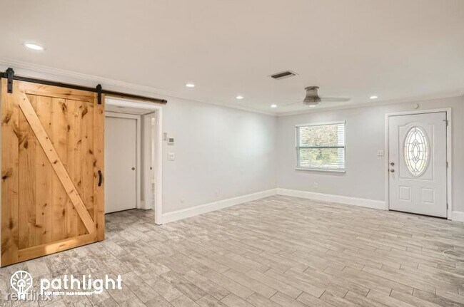 Building Photo - 2 br, 2 bath House - 1727 Thames Street UNIT