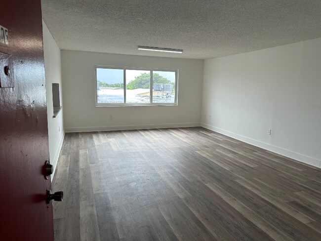 Foto del edificio - 7901 Johnson St