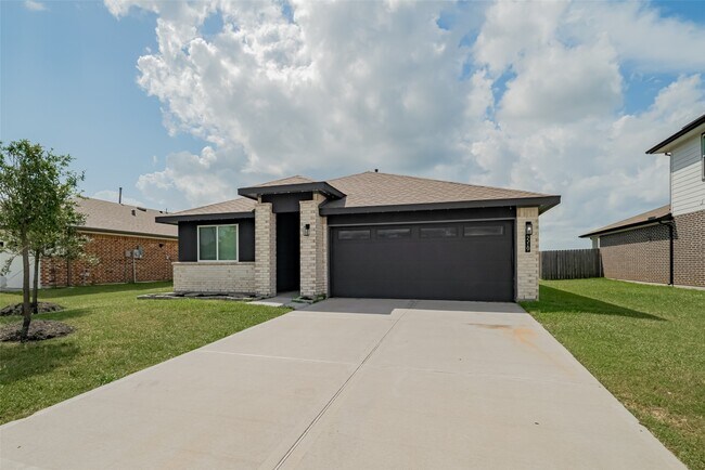 Building Photo - 14519 Sweetwater Dr