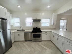Building Photo - 126 N Hamilton Dr