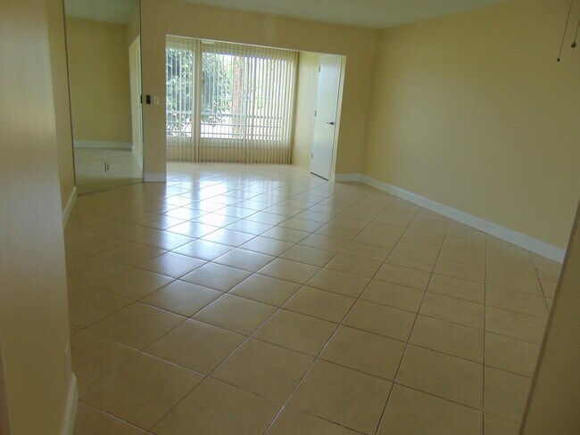 Building Photo - 3755 Via Poinciana