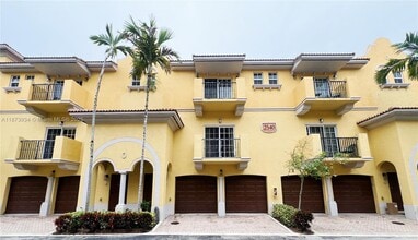 Building Photo - 2540 SW 14th Ave