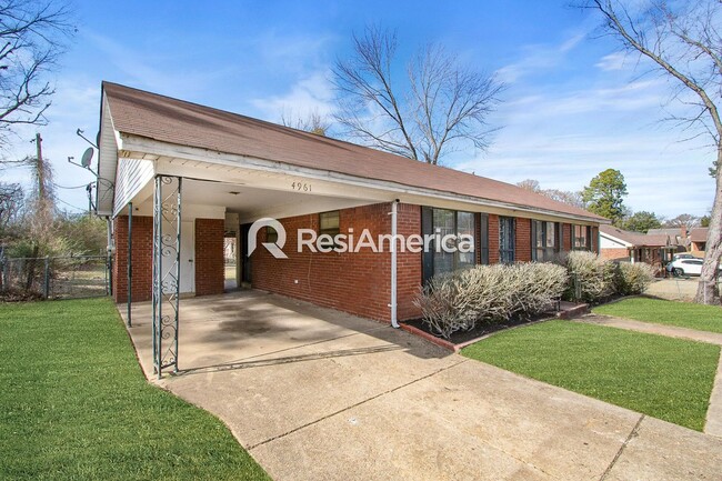 Building Photo - Updated 3/2 Brick Home in Whitehaven